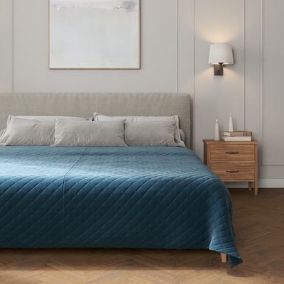 Sengeteppe quiltet<br/>i rombe i velour