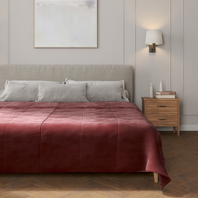 Sengetæppe quiltet<br/>i 25cm striber i velour fra kollektionen Velvet, Stof: 704-37