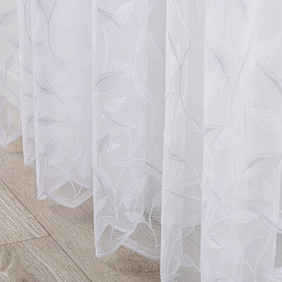 Net curtain with double pinch pleat