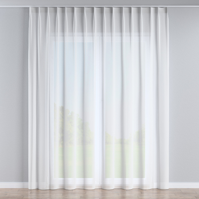 Net curtain with single pinch pleat