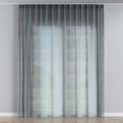 Net curtain with single pinch pleat