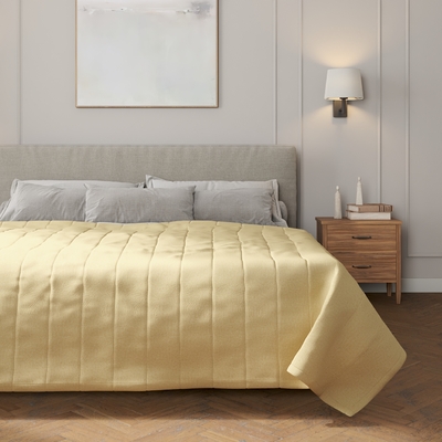 Přehoz s podélným prošitím v kolekci Living Plus, látka: 161-39