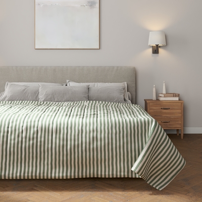 Sengetæppe quiltet<br/>10cm striber fra kollektionen Quadro, Stof: 144-35