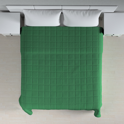 Sengetæppe quiltet<br/>10x10cm tern fra kollektionen Loneta, Stof: 133-18