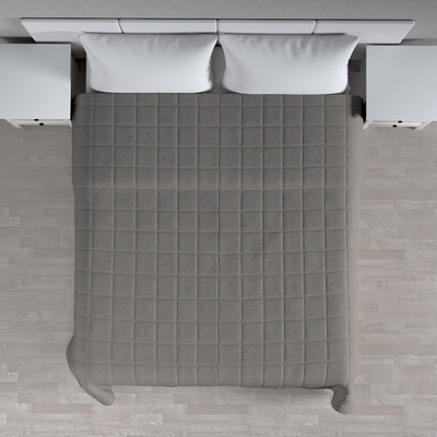 Sengetæppe quiltet<br/>10x10cm tern fra kollektionen Edinburgh, Stof: 115-77