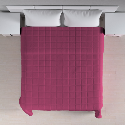 Sengetæppe quiltet<br/>10x10cm tern fra kollektionen Cotton Panama, Stof: 702-32