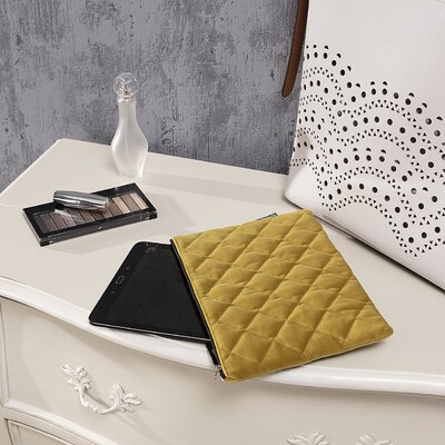 Etui na tablet Velvet 27,5 X 20CM a kollekcióból Velvet  Lakástextil, Dekoranyag: 704-27
