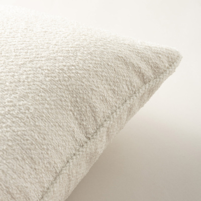 Pudebetræk<br/>Gabi med kant 60 x 60 cm fra kollektionen Boucle Mist, Stof: 145-42