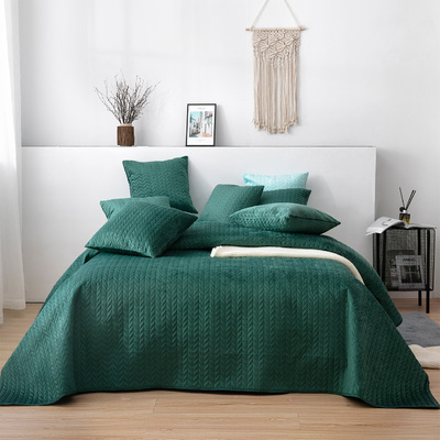 Tagesdecke Silky Chic 220x240 cm deep green
