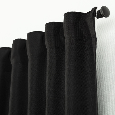 Kant en klare zwarte gordijnen: Stijl en functionaliteit voor jouw interieur