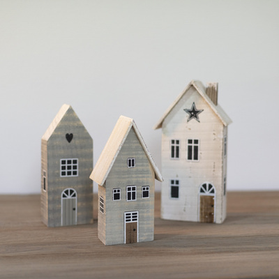 Dekoracja Snow House 25cm white beige 14 x 6 x 25 cm