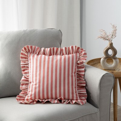 Paula pillowcase with frill 45 x 45 cm in collection Quadro, fabric: 136-17