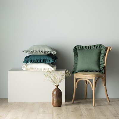 Paula pillowcase with frill 45 x 45 cm in collection Linen, fabric: 159-10