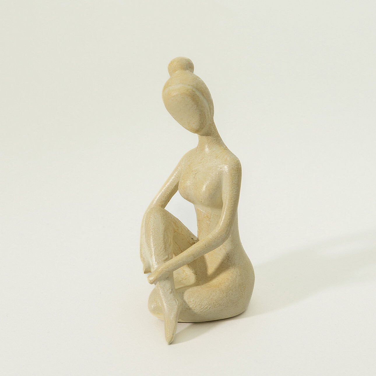 Levně Dekoria Figurka jogínky Asana I 6x6x10 cm, 6x6x10 cm
