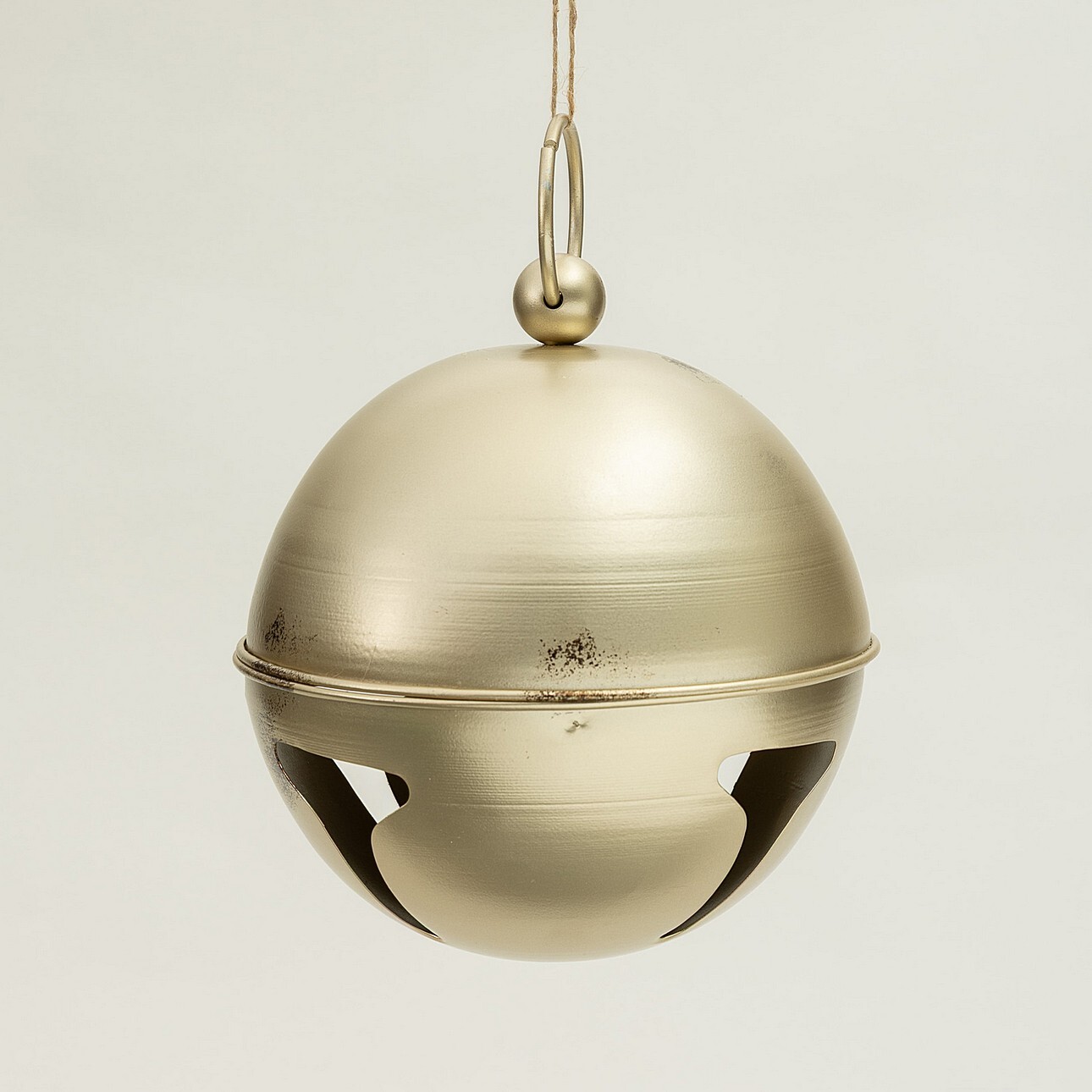 Dekoria Závěsná dekorace Golden Bell II 21x23 cm, 21x21x23 cm