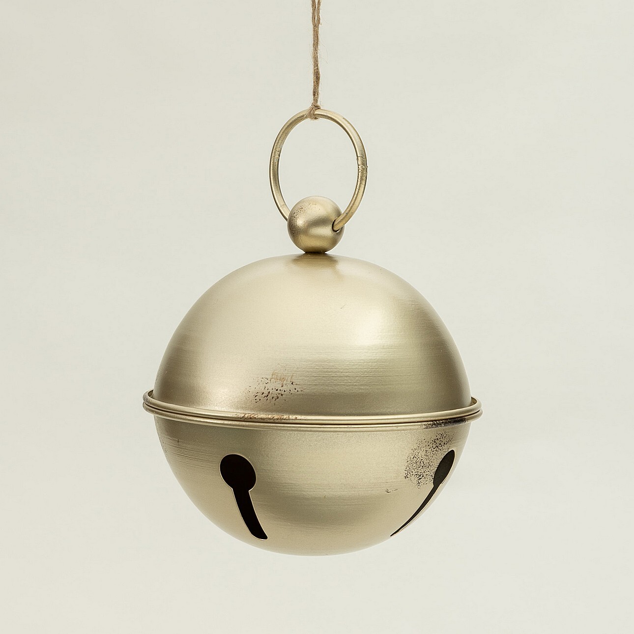 Dekoria Závěsná dekorace Golden Bell III 18x21 cm, 18x18x21 cm