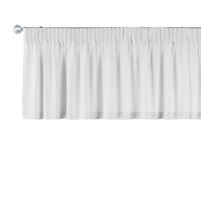 Pencil pleat pelmet