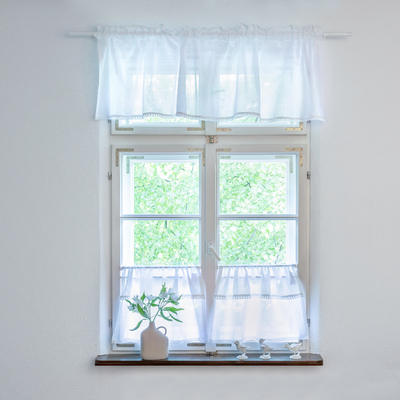 Cafegardin Romantik med løbegang H40cm H40+2,5cm. Bestilles i løbende meter 130cm bestilles som 1.3 fra kollektionen Romantik, Stof: 128-77